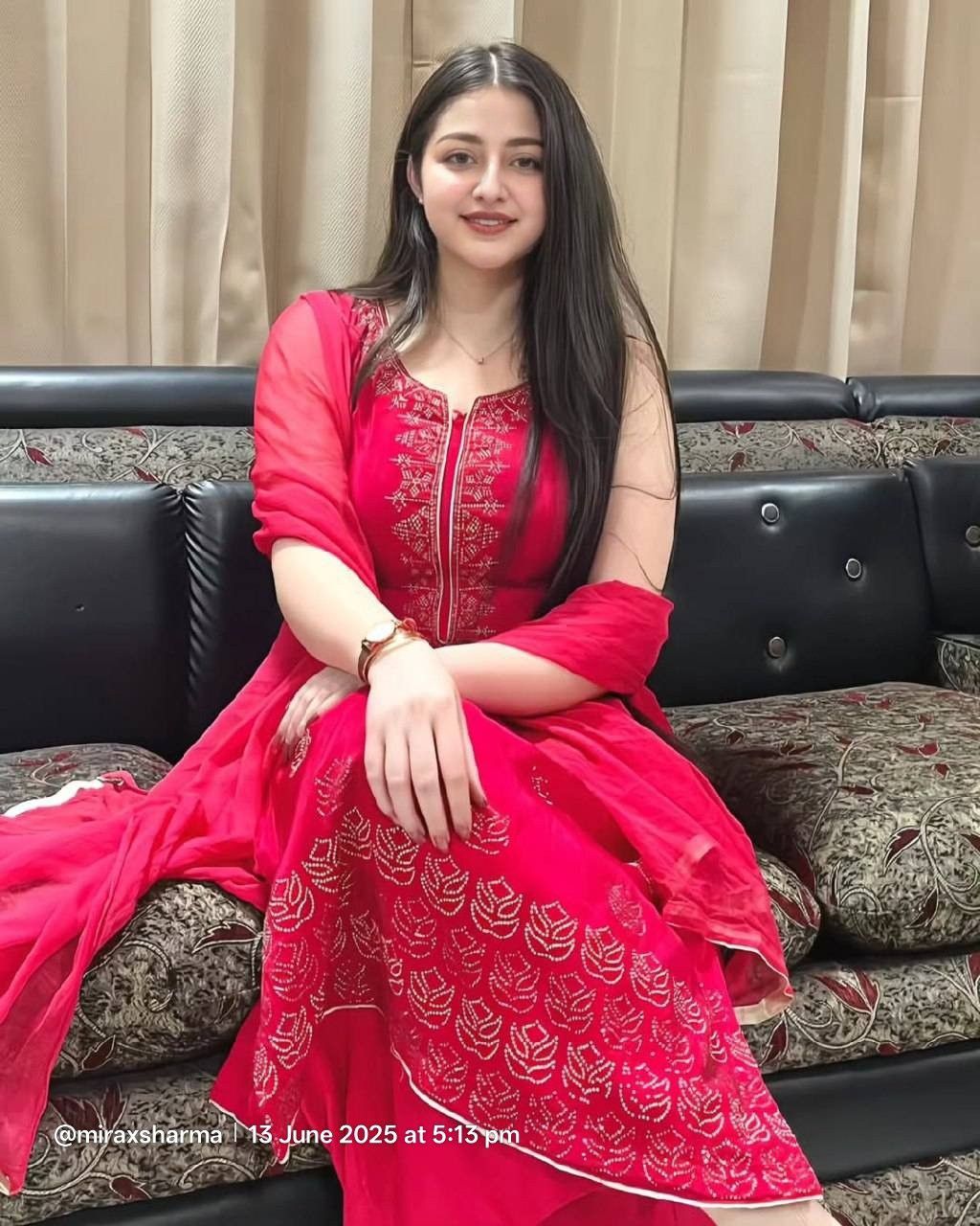 VIP Karachi Escorts (75)